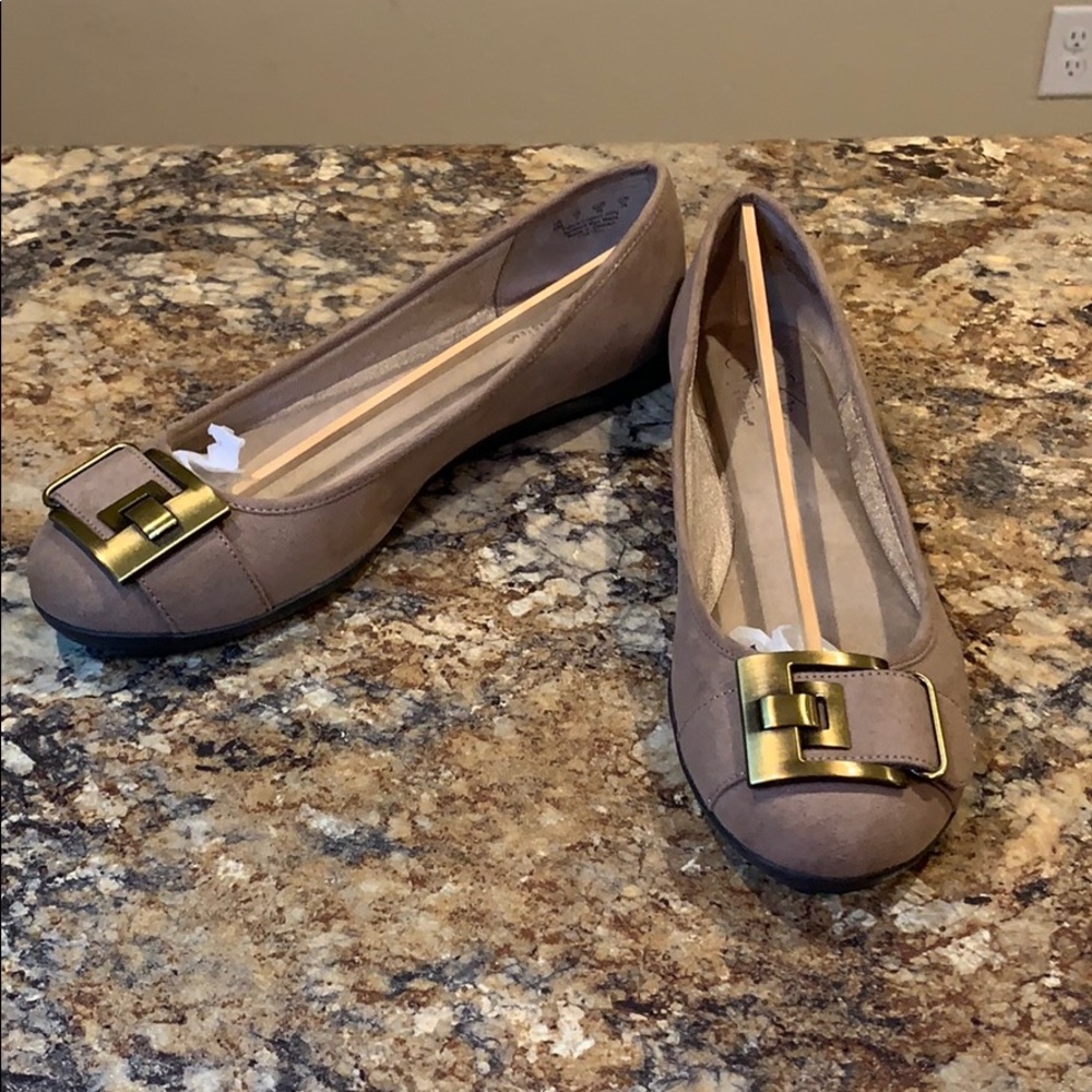 Dress flats